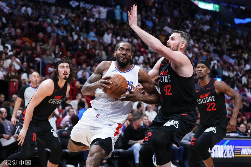 与队员们共 与队员们共